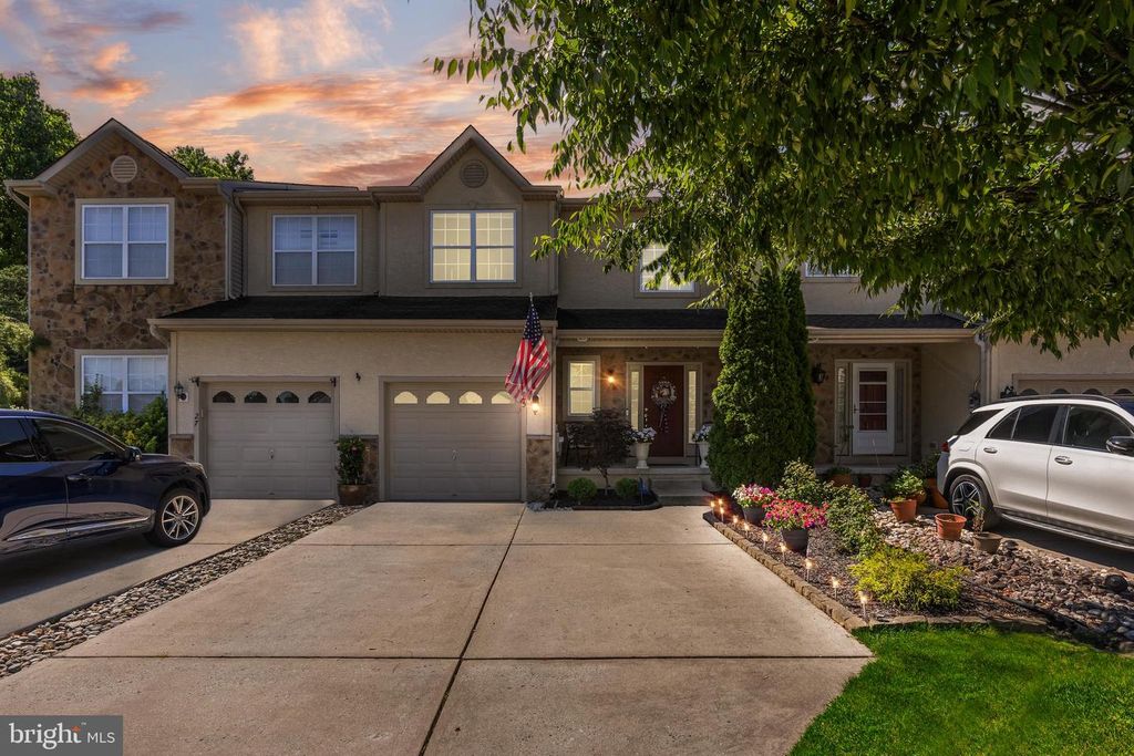 25 GLACIER DR, Berlin, NJ 08009