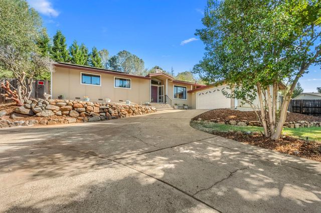 3425 Santos Ct, Cameron Park, CA 95682