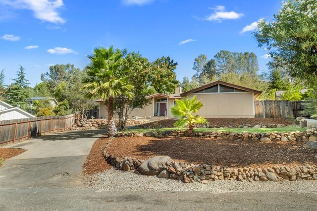 3425 Santos Ct, Cameron Park, CA 95682
