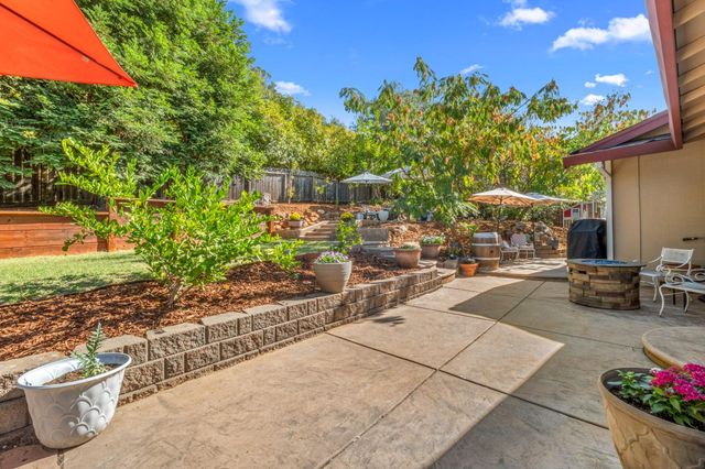3425 Santos Ct, Cameron Park, CA 95682