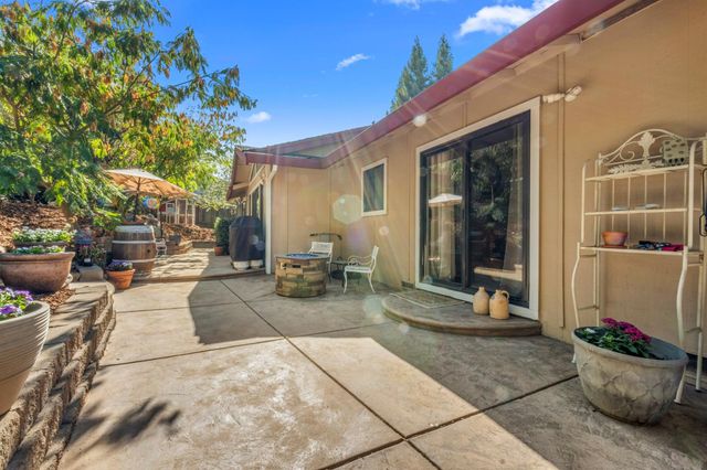 3425 Santos Ct, Cameron Park, CA 95682