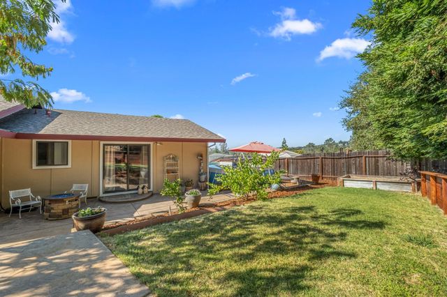 3425 Santos Ct, Cameron Park, CA 95682