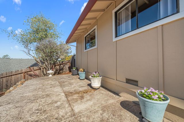 3425 Santos Ct, Cameron Park, CA 95682