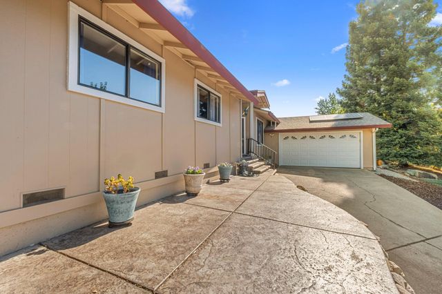3425 Santos Ct, Cameron Park, CA 95682