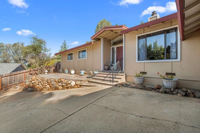 3425 Santos Ct, Cameron Park, CA 95682
