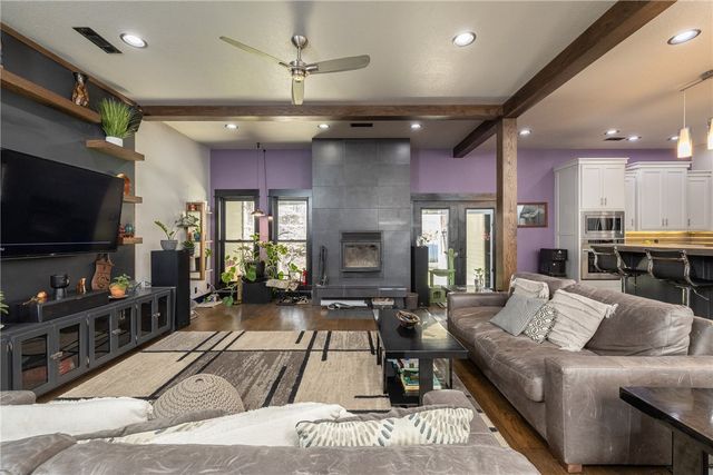 212 Madison 7308, Huntsville, AR 72740