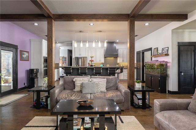 212 Madison 7308, Huntsville, AR 72740