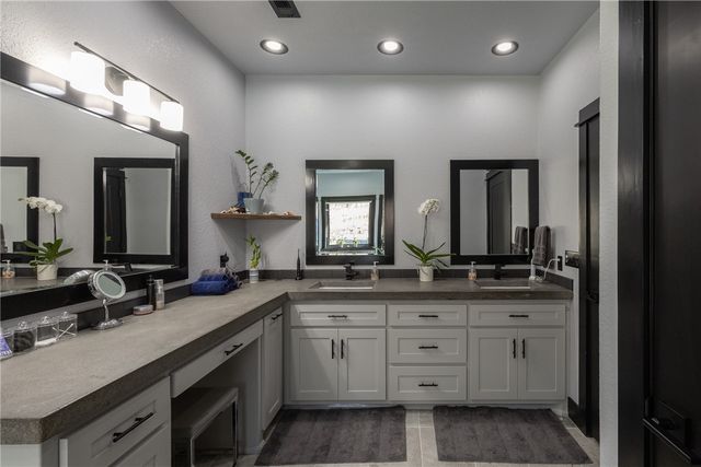 212 Madison 7308, Huntsville, AR 72740