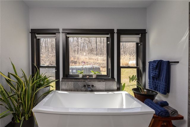 212 Madison 7308, Huntsville, AR 72740