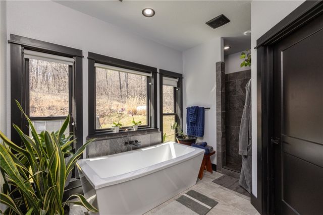 212 Madison 7308, Huntsville, AR 72740