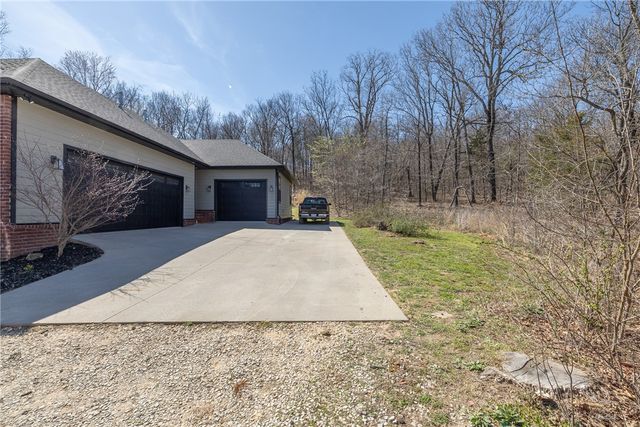 212 Madison 7308, Huntsville, AR 72740