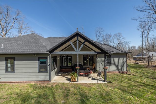 212 Madison 7308, Huntsville, AR 72740