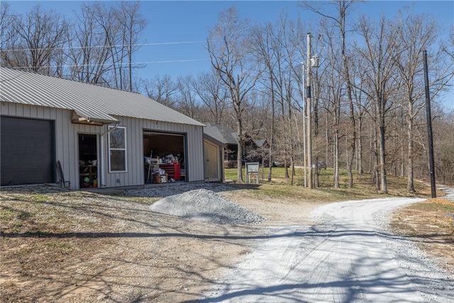 212 Madison 7308, Huntsville, AR 72740