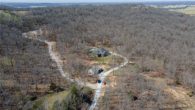 212 Madison 7308, Huntsville, AR 72740