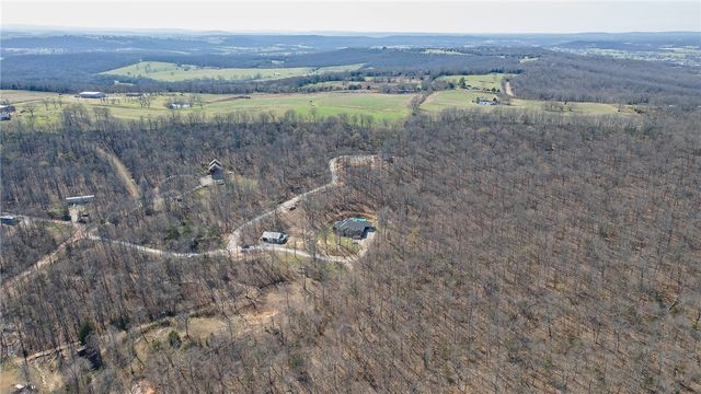 212 Madison 7308, Huntsville, AR 72740