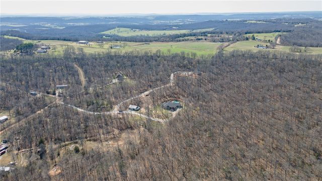 212 Madison 7308, Huntsville, AR 72740