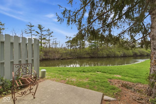 2627 Fox Valley Place, Indianapolis, IN 46268