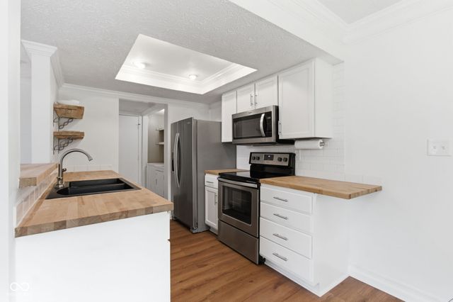 2627 Fox Valley Place, Indianapolis, IN 46268