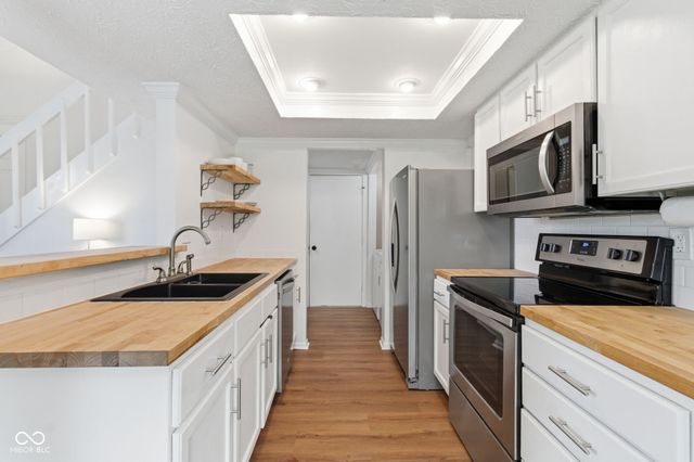 2627 Fox Valley Place, Indianapolis, IN 46268