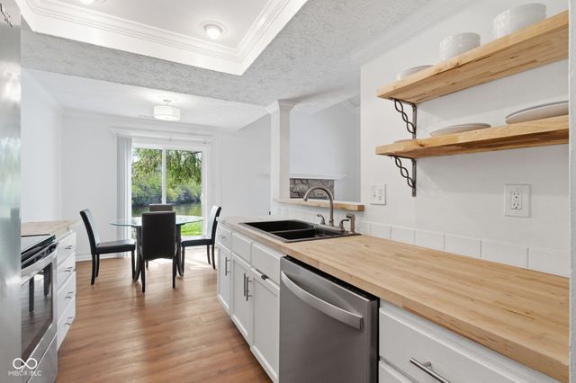 2627 Fox Valley Place, Indianapolis, IN 46268