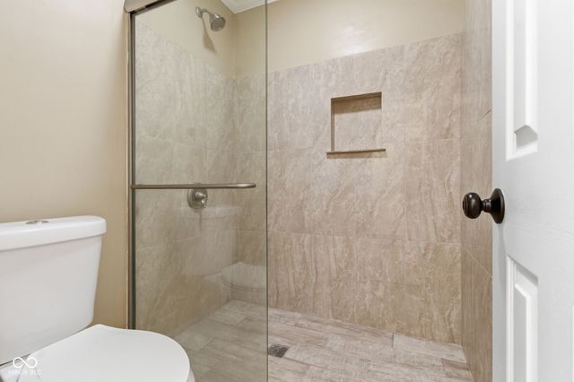 2627 Fox Valley Place, Indianapolis, IN 46268