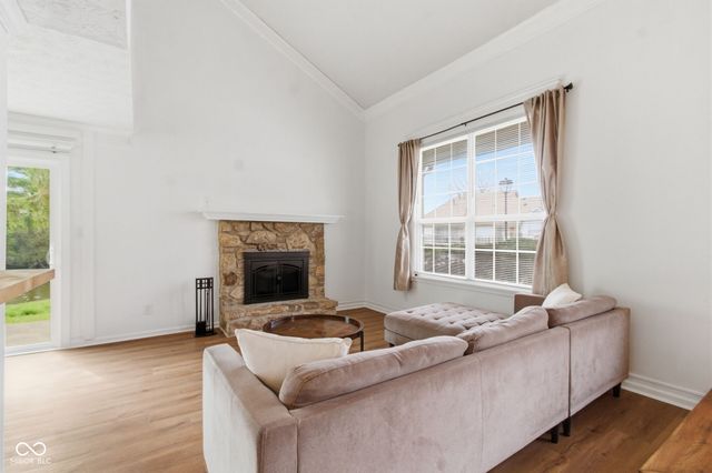 2627 Fox Valley Place, Indianapolis, IN 46268