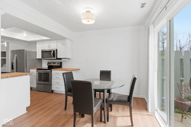 2627 Fox Valley Place, Indianapolis, IN 46268