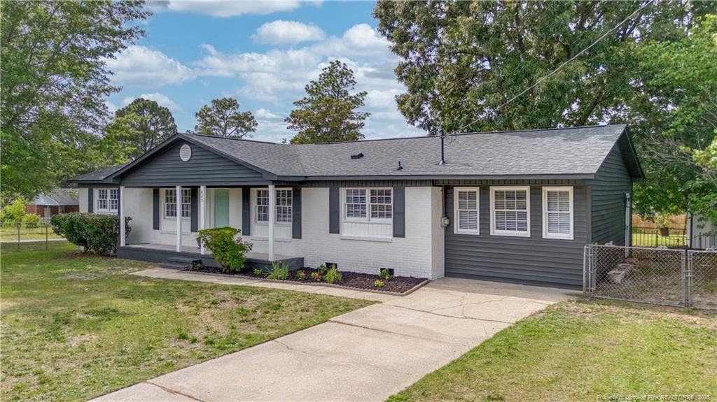 825 Fresno Drive, Fayetteville, NC 28303