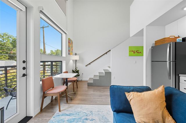 49 Navasota ST 205, Austin, TX 78702
