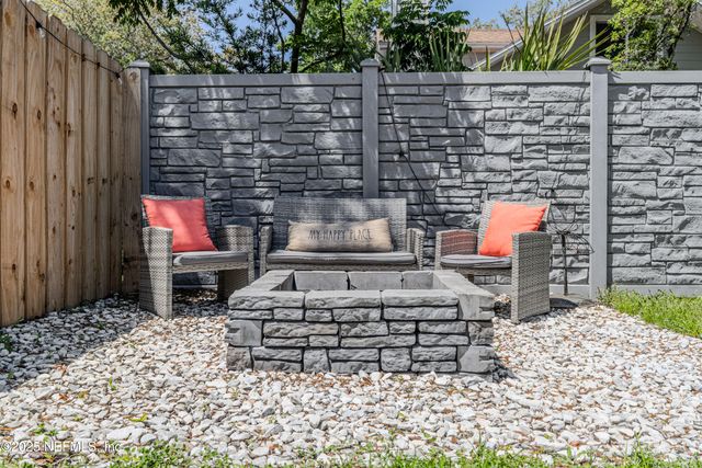 1052 PENMAN Road, Jacksonville Beach, FL 32250