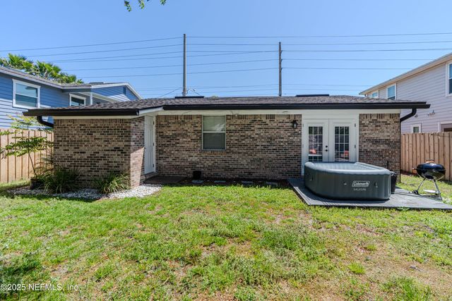 1052 PENMAN Road, Jacksonville Beach, FL 32250