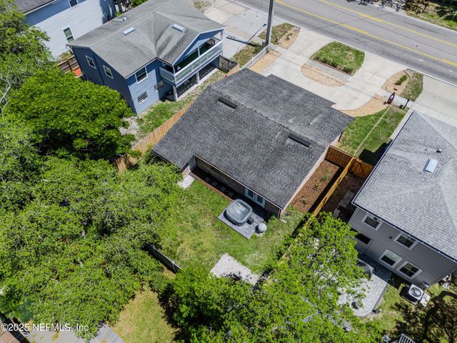 1052 PENMAN Road, Jacksonville Beach, FL 32250