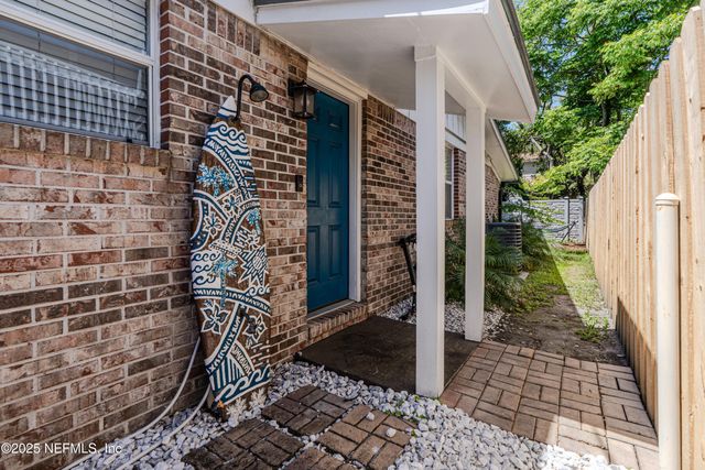 1052 PENMAN Road, Jacksonville Beach, FL 32250