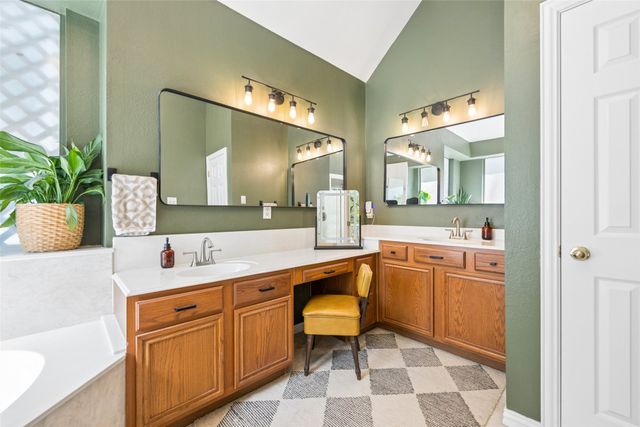 402 Brookside Drive, Lake Dallas, TX 75065