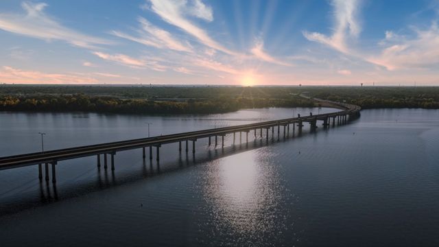 402 Brookside Drive, Lake Dallas, TX 75065