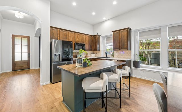 402 Brookside Drive, Lake Dallas, TX 75065