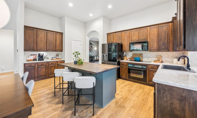 402 Brookside Drive, Lake Dallas, TX 75065