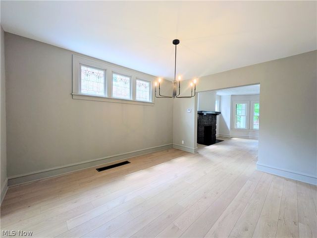 3270 Yorkshire Road, Cleveland Heights, OH 44118