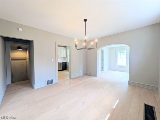 3270 Yorkshire Road, Cleveland Heights, OH 44118