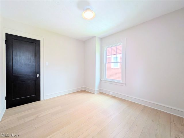 3270 Yorkshire Road, Cleveland Heights, OH 44118