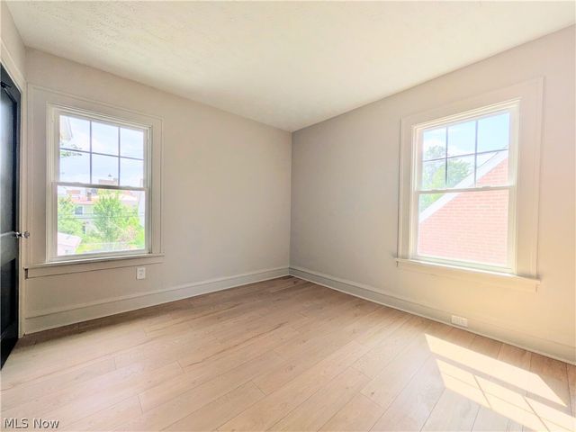 3270 Yorkshire Road, Cleveland Heights, OH 44118