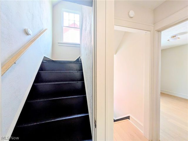 3270 Yorkshire Road, Cleveland Heights, OH 44118