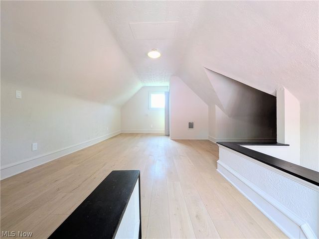 3270 Yorkshire Road, Cleveland Heights, OH 44118