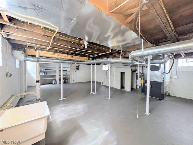 3270 Yorkshire Road, Cleveland Heights, OH 44118