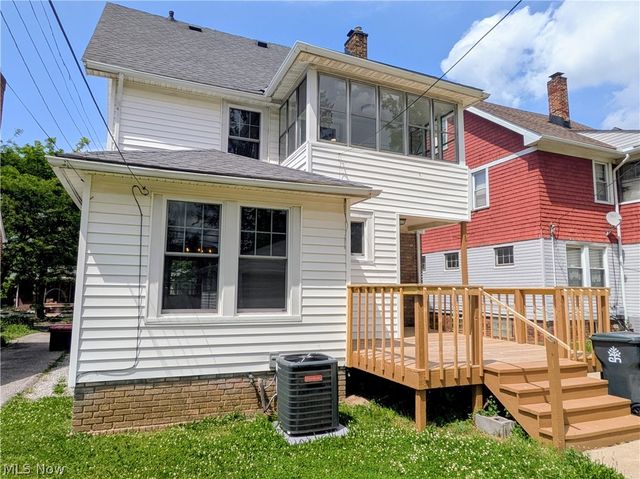 3270 Yorkshire Road, Cleveland Heights, OH 44118
