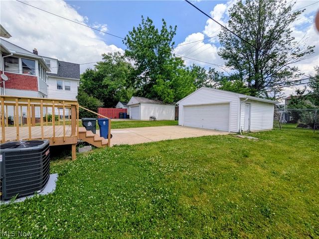 3270 Yorkshire Road, Cleveland Heights, OH 44118