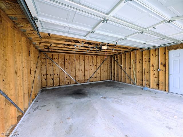 3270 Yorkshire Road, Cleveland Heights, OH 44118