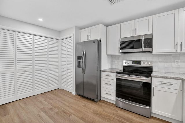 7472 La Paz Boulevard 304, Boca Raton, FL 33433