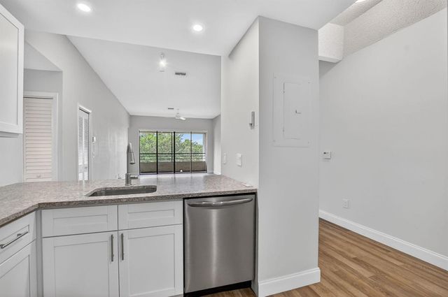 7472 La Paz Boulevard 304, Boca Raton, FL 33433