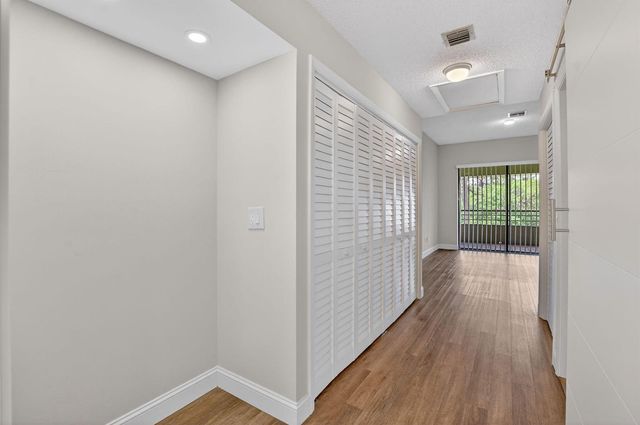 7472 La Paz Boulevard 304, Boca Raton, FL 33433